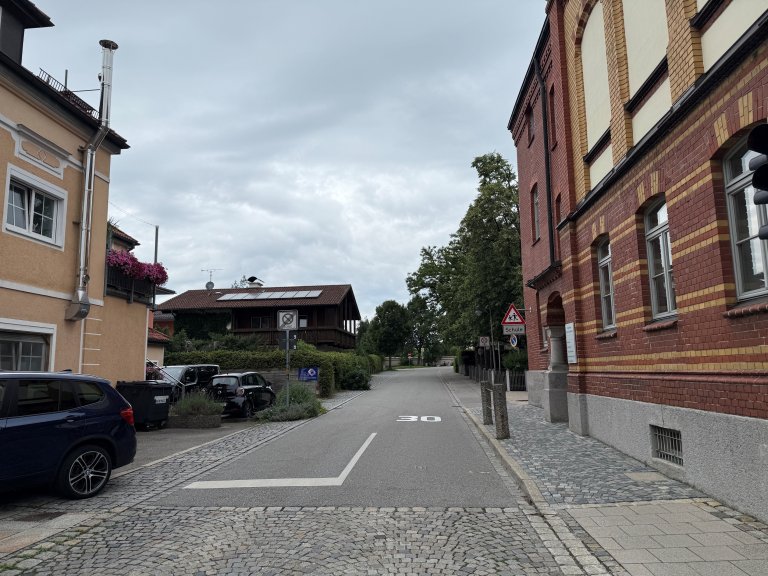 Erste „Unechte Fahrradstraße“ in Schloßberg und Gehering